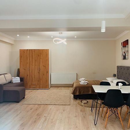 Apartments Domovik Korzo Mukacheve Luaran gambar